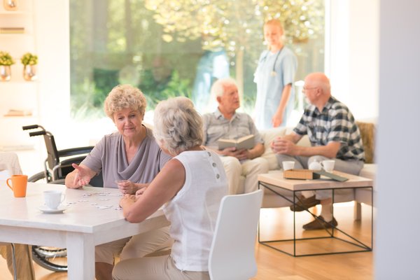 senior-communities-senior-care-home-residents-socializing